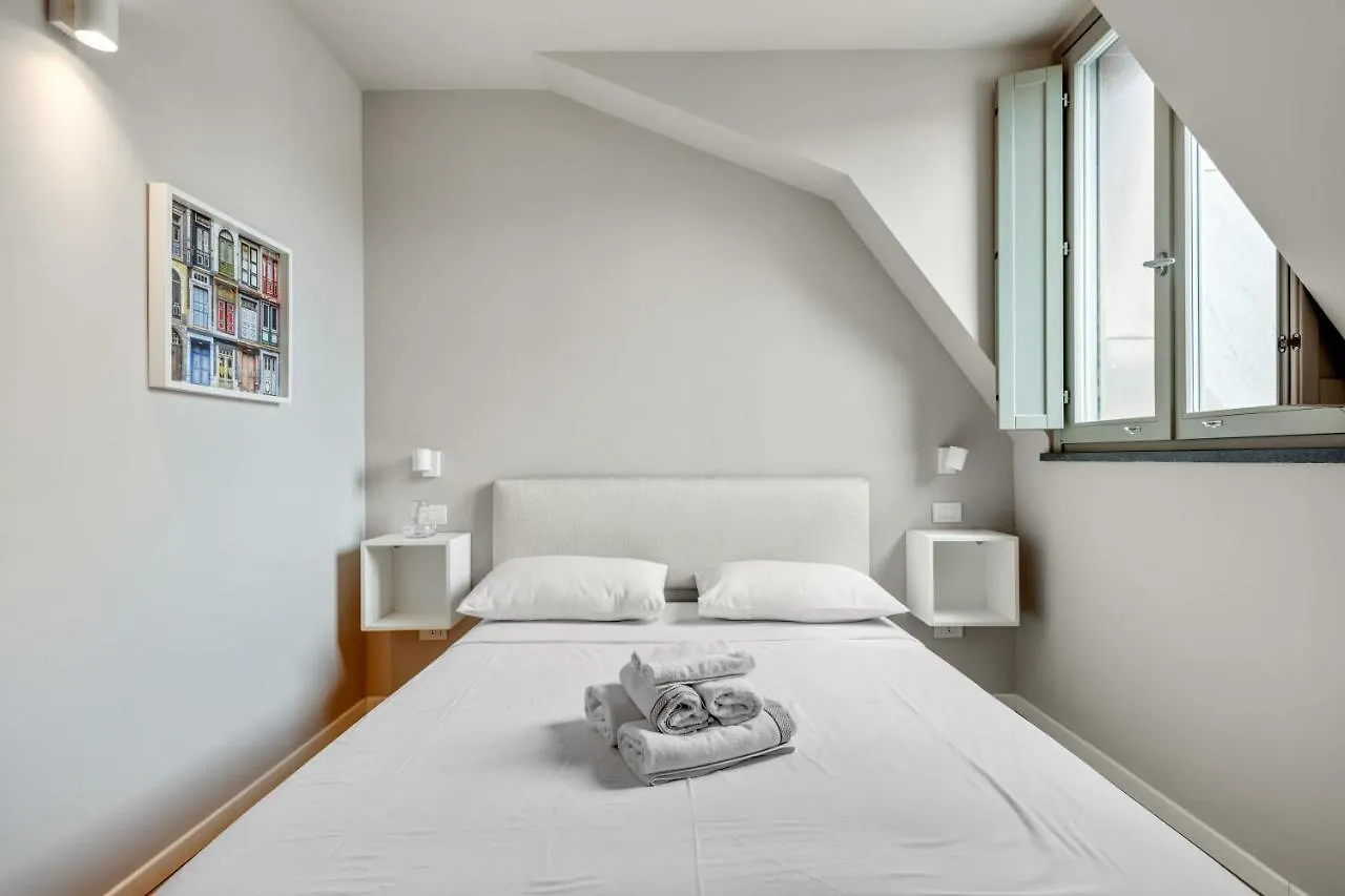 Beautiful apartment in Chinatown&Sempione Milano 0*,  Italia
