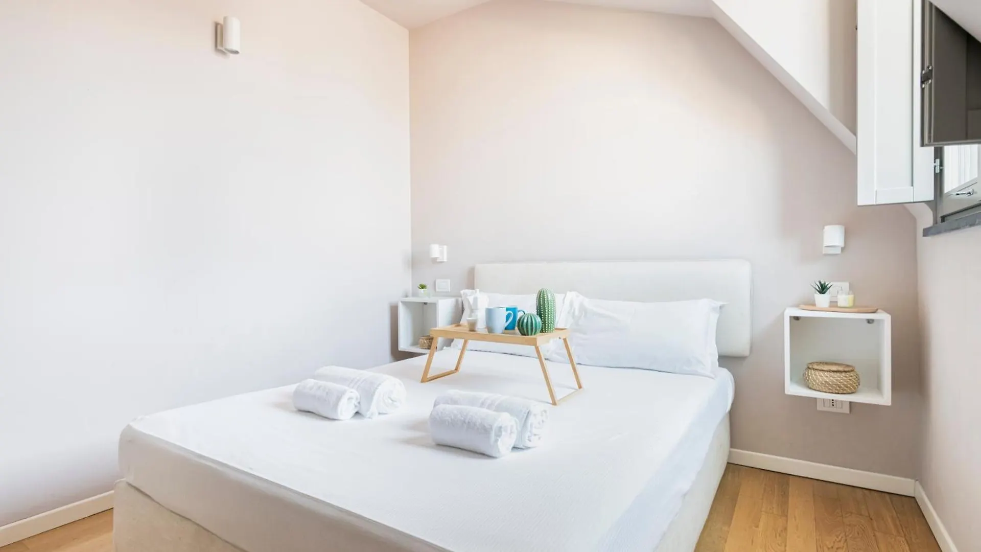 Beautiful Apartment In Chinatown And Sempione Milan