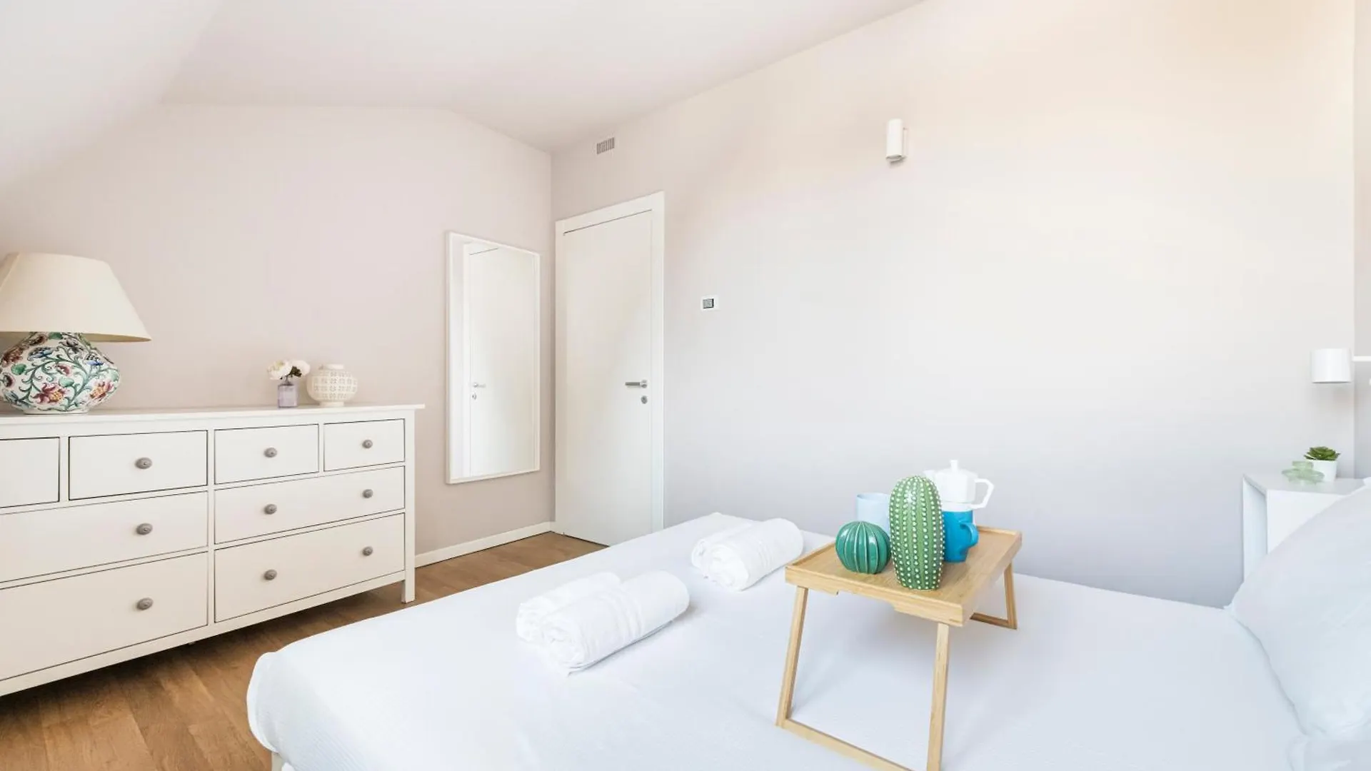 Beautiful Apartment In Chinatown And Sempione Milano