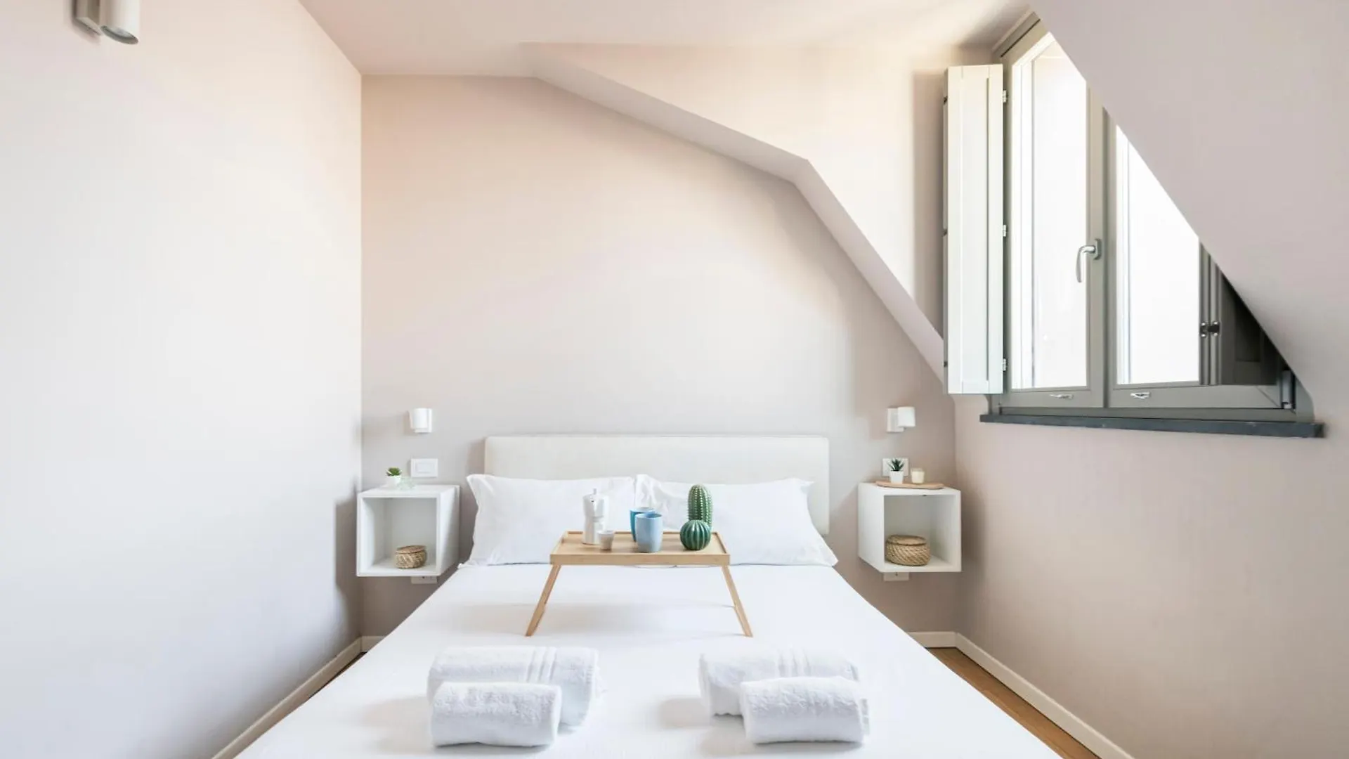 Beautiful Apartment In Chinatown And Sempione Milano