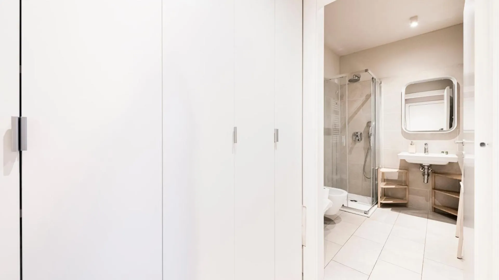 Beautiful Apartment In Chinatown And Sempione Milano